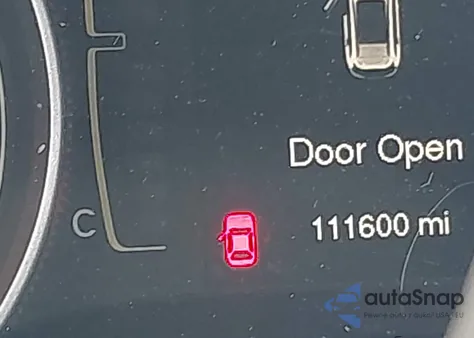 2015 Jeep Cherokee Latitude z USA, uszkodzony, nr VIN 1C4PJMCS2FW615042